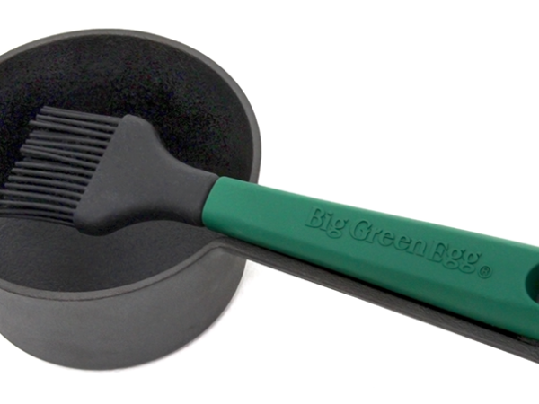 Cast Iron Sauce pot  with Basting Brush